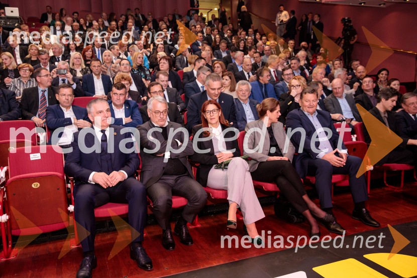  Marko Lotrič, predsednik, Državni svet;  Matjaž Han, minister za gospodarstvo, turizem in šport;  ... ; mag. Alenka Bratušek, Ministrica za infrastrukturo;  ... Podelitev 57. Nagrad GZS za izjemne gospodarske in podjetniške dosežke