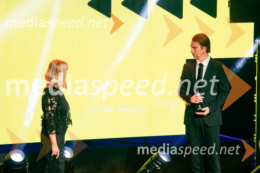  Medeja Lončar, direktorica Siemens Slovenija ter pobudnica izbora Inženirka leta;  ... Podelitev 57. Nagrad GZS za izjemne gospodarske in podjetniške dosežke