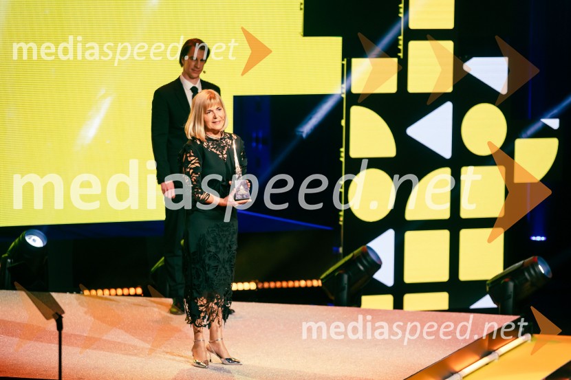  Medeja Lončar, direktorica Siemens Slovenija ter pobudnica izbora Inženirka letaPodelitev 57. Nagrad GZS za izjemne gospodarske in podjetniške dosežke