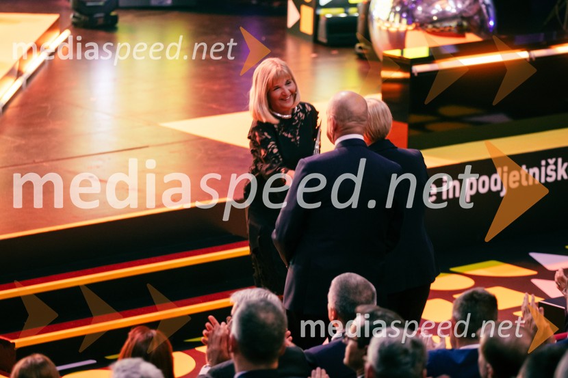  Medeja Lončar, direktorica Siemens Slovenija ter pobudnica izbora Inženirka letaPodelitev 57. Nagrad GZS za izjemne gospodarske in podjetniške dosežke