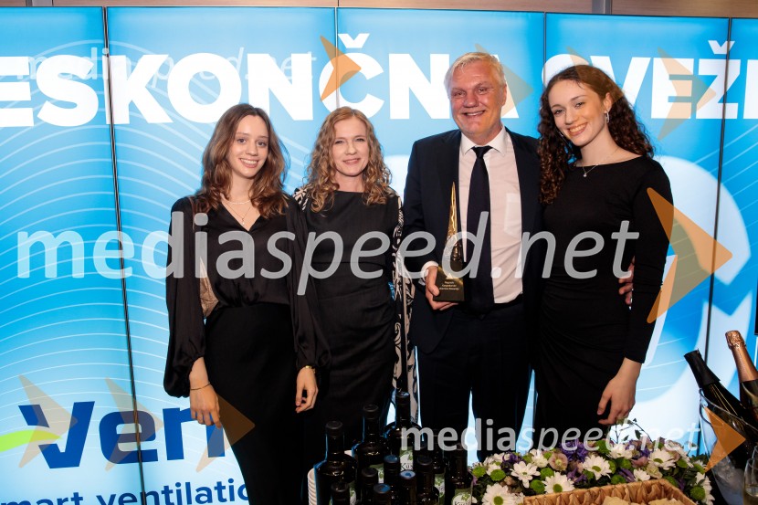  ... ;  Damjana Meško Kuster;  Milan Kuster, I-vent d.o.o.;  ... Podelitev 57. Nagrad GZS za izjemne gospodarske in podjetniške dosežke