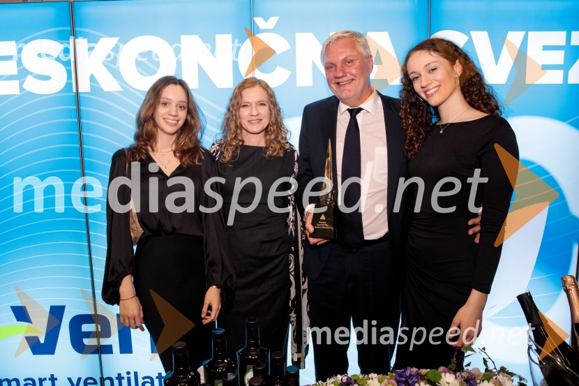  ... ;  Damjana Meško Kuster;  Milan Kuster, I-vent d.o.o.;  ... Podelitev 57. Nagrad GZS za izjemne gospodarske in podjetniške dosežke