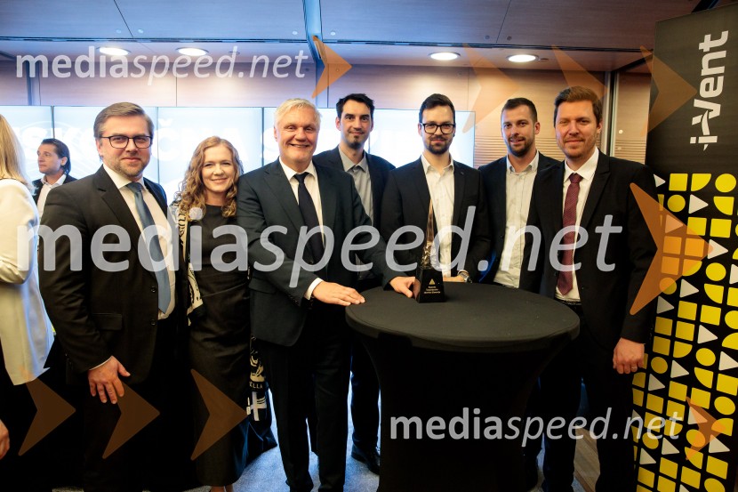  ... ;  Damjana Meško Kuster;  Milan Kuster, I-vent d.o.o.;  ... ;  ... ;  ... ;  ... Podelitev 57. Nagrad GZS za izjemne gospodarske in podjetniške dosežke