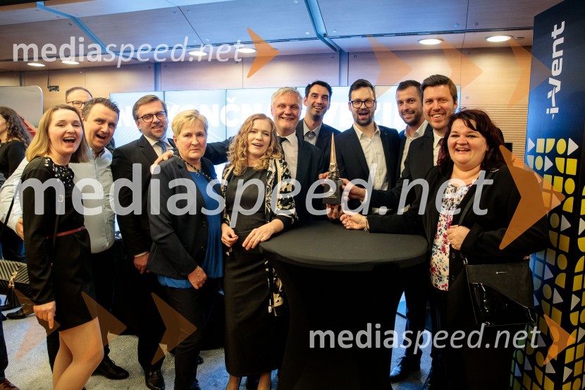  ... ;  ... ;  ... ;  ... ;  Damjana Meško Kuster;  Milan Kuster, I-vent d.o.o.;  ... ;  ... ;  ... ;  ... ;  ... Podelitev 57. Nagrad GZS za izjemne gospodarske in podjetniške dosežke