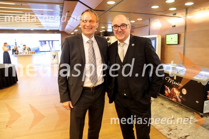 mag. Iztok Seljak, predsednik, Združenje Manager;  Ivan Gale, žvižgač, nekdanji vodja splošne službe na Zavodu RS za blagovne rezervePodelitev 57. Nagrad GZS za izjemne gospodarske in podjetniške dosežke