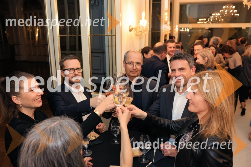  ... ;  ... ;  ... ;  Uroš  Fonovič, direktor, Lunos Slovenija;  Milena Polutnik Fonovič, OTP bankaManagerski kulturni večer