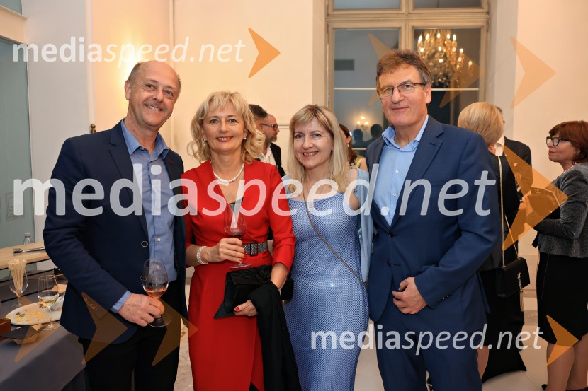  ... ; mag. Mojca Kunšek ;  ... ;  ... Managerski kulturni večer