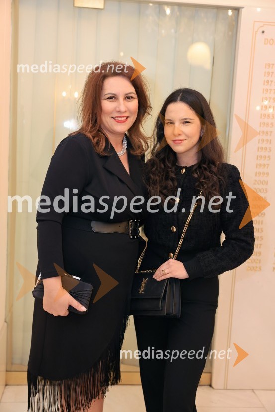  Tatjana  Vogrinec Burgar, predsednica uprave, Elektro Maribor;  Lucija BurgarManagerski kulturni večer