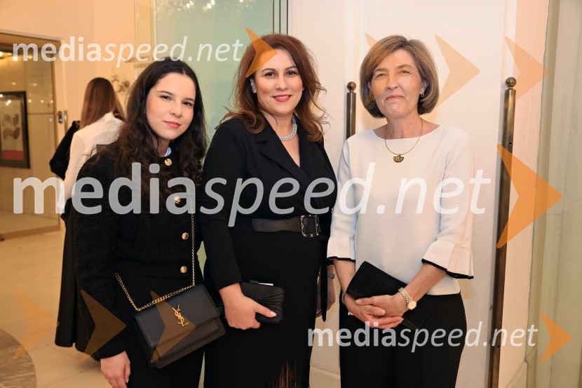  Lucija Burgar;  Tatjana  Vogrinec Burgar, predsednica uprave, Elektro Maribor;  Alenka Safran Dvoršak, DevelorManagerski kulturni večer