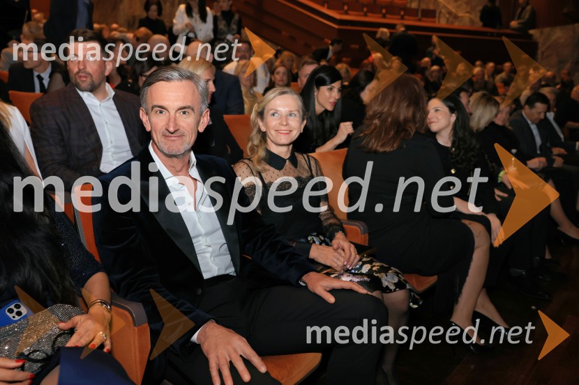  Marko Lukić, lastnik in direktor družbe Lumar IG;  Alenka  Lukić, prof. za oblikovanje na Srednji šoli za oblikovanje MBManagerski kulturni večer