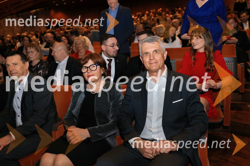  Barbara Dietner Merkan, pediatrinja;  Matjaž Merkan, direktor družbe SwatycometManagerski kulturni večer