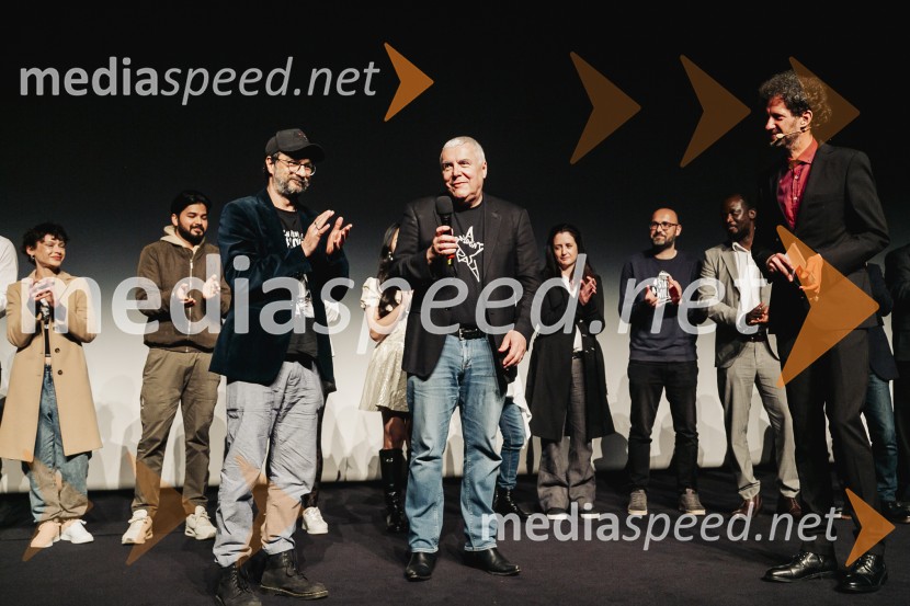  Slobodan Maksimović, režiser;  Zoran Predin, glasbenik;  ... 27. Festival dokumentarnega filma, otvoritev