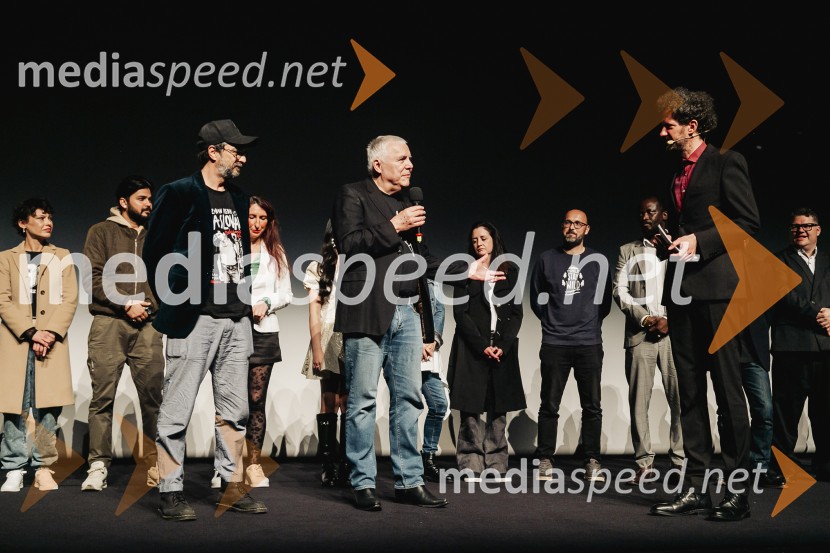  Slobodan Maksimović, režiser;  ... ;  Zoran Predin, glasbenik27. Festival dokumentarnega filma, otvoritev