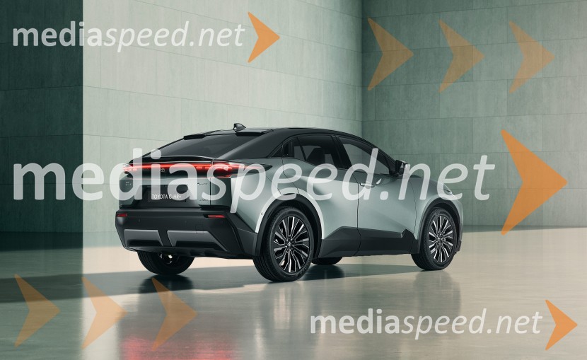 Svetovna premiera: Toyota C-HR+ – nova ikona električnih športnih terencev