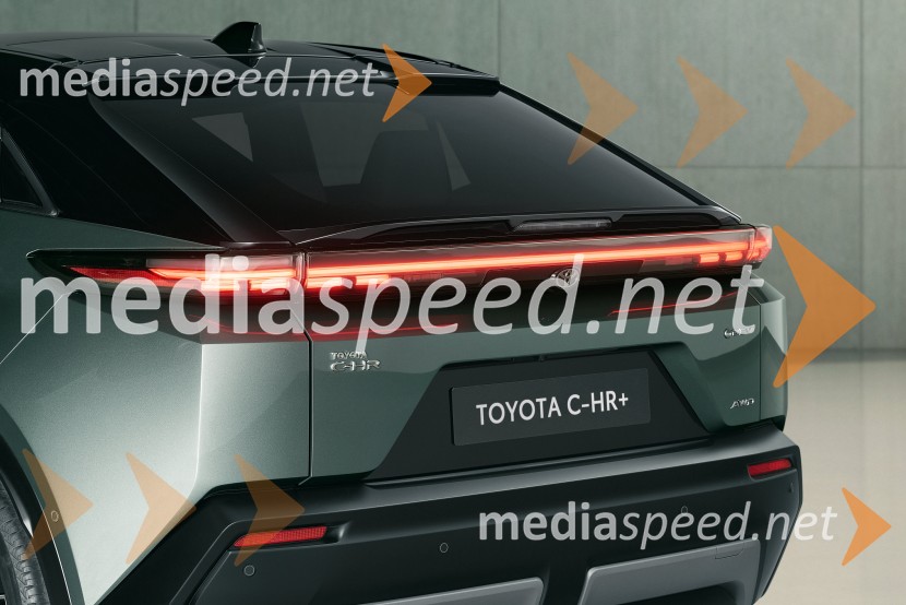 Svetovna premiera: Toyota C-HR+ – nova ikona električnih športnih terencev