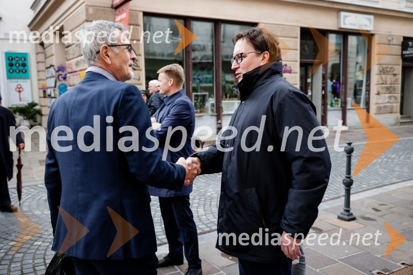  Dušan Gerlovič, predsednik UAT;  Boštjan  Koritnik, podžupan Mestne občine Ljubljana, politikRez vinske trte akademika dr. Antona Trstenjaka