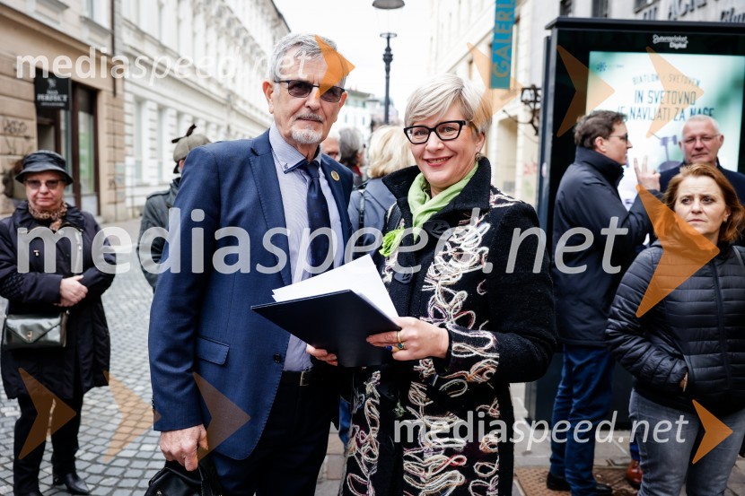  Dušan Gerlovič, predsednik UAT;  Barbara Božič, voditeljica in svetovalkaRez vinske trte akademika dr. Antona Trstenjaka