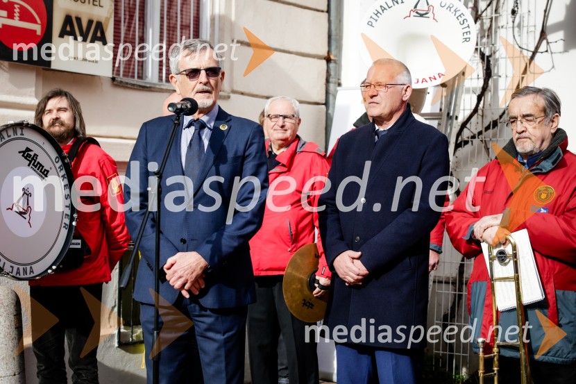 Dušan Gerlovič, predsednik UAT;  Toni   Jelovica , župan Središča ob DraviRez vinske trte akademika dr. Antona Trstenjaka