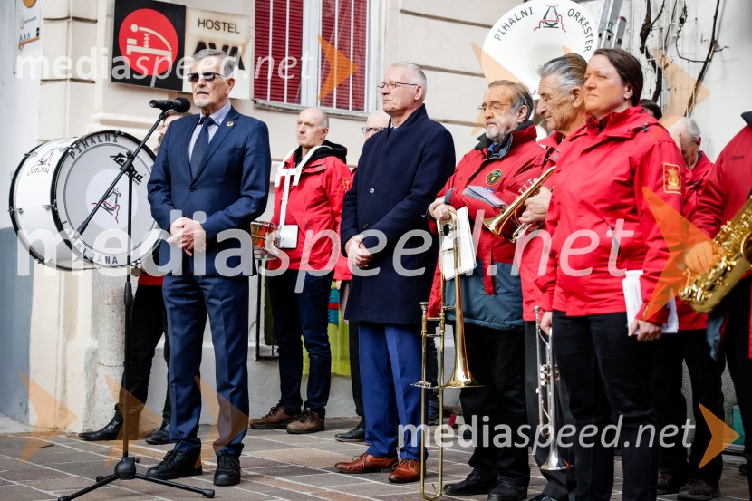  Dušan Gerlovič, predsednik UAT;  Toni   Jelovica , župan Središča ob DraviRez vinske trte akademika dr. Antona Trstenjaka