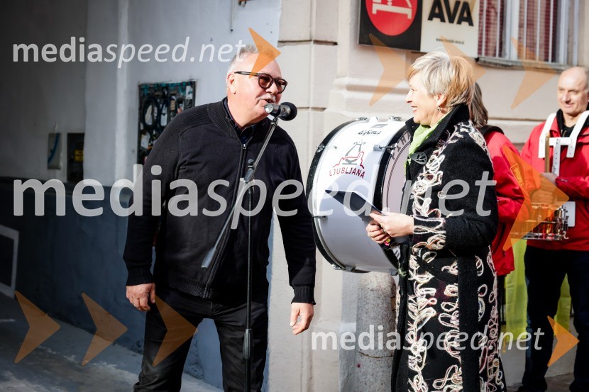  Silvo Sedlak, vinar;  Barbara Božič, voditeljica in svetovalkaRez vinske trte akademika dr. Antona Trstenjaka