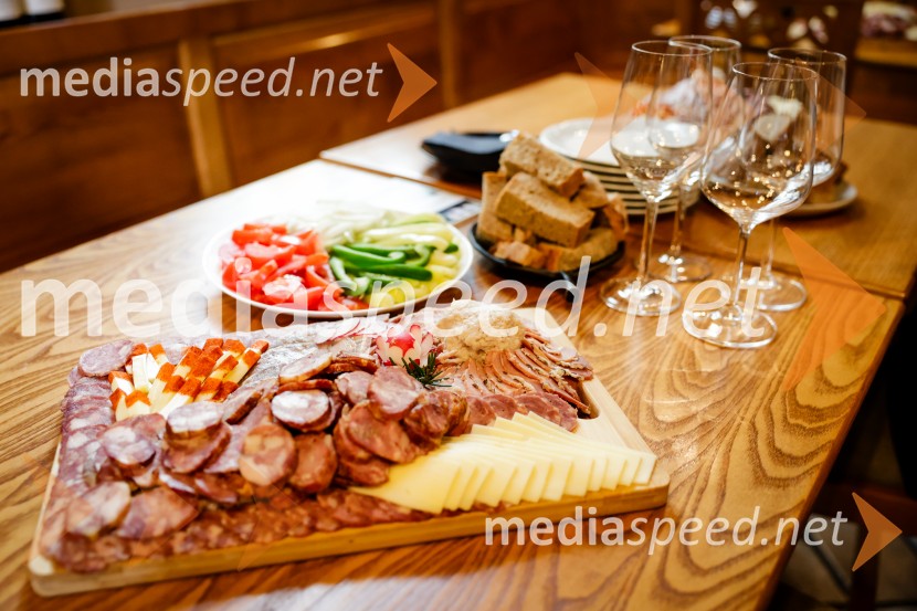 Rez vinske trte akademika dr. Antona Trstenjaka