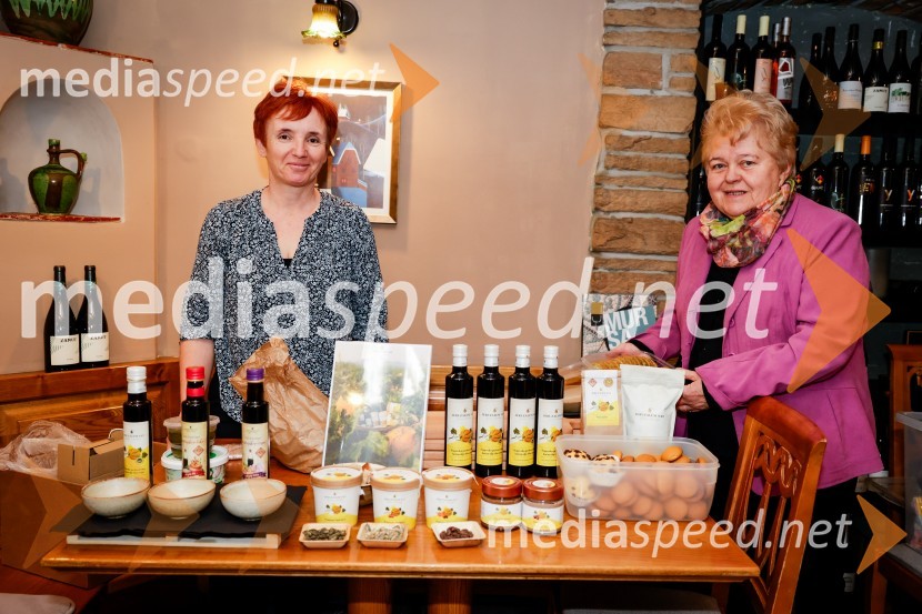  Katja  Čurin, Oljarna jeruzalem SAT;  Dragica  Florjančič, Turistično društvo Središče ob DraviRez vinske trte akademika dr. Antona Trstenjaka