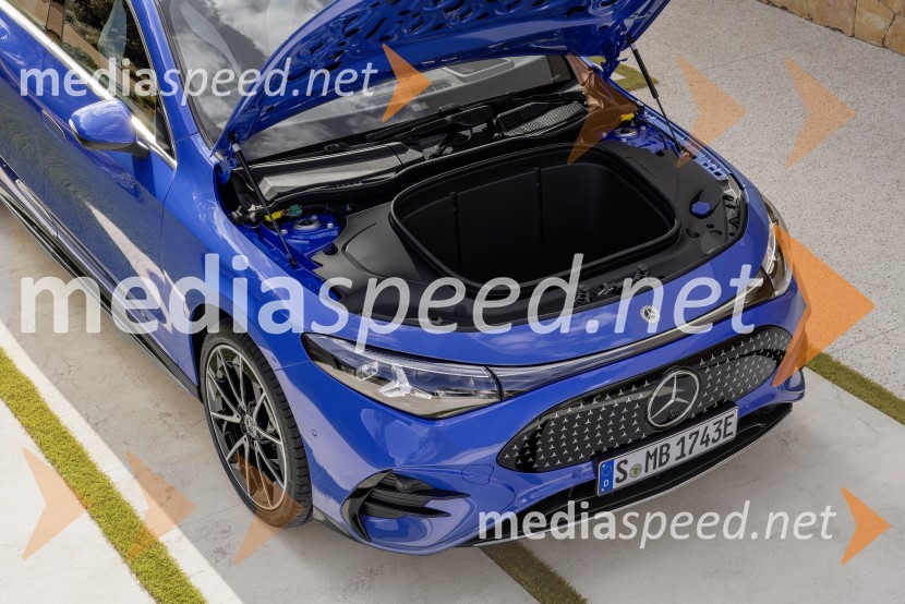 Mercedes-Benz CLA: Inteligenca, eleganca in električna prihodnost