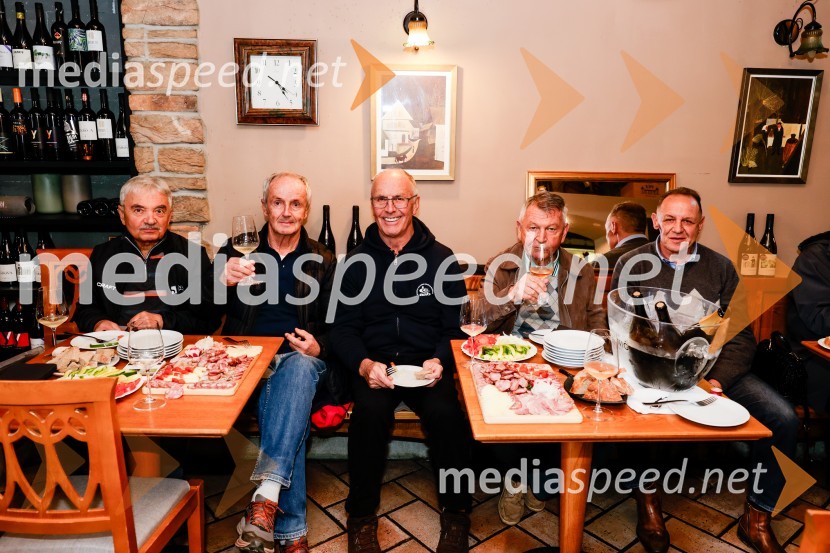  Anton  Pivk, predsednik ŠK društva AAB SlovenijaRez vinske trte akademika dr. Antona Trstenjaka