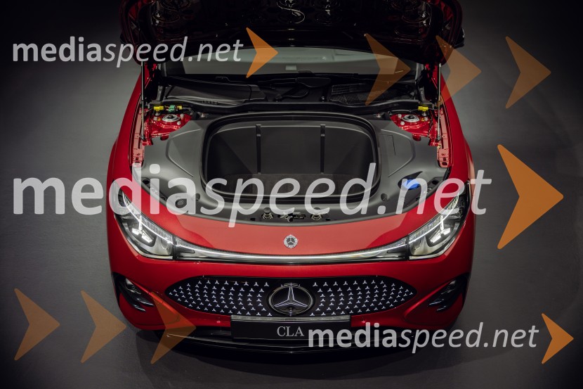 Mercedes-Benz CLA: Inteligenca, eleganca in električna prihodnost
