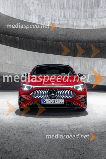 Mercedes-Benz CLA: Inteligenca, eleganca in električna prihodnost