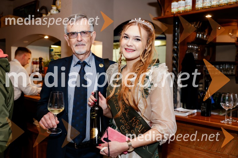  Dušan Gerlovič, predsednik UAT;  Sandra Kumer, 6.vinska kraljica Jeruzalemsko ormoških goricRez vinske trte akademika dr. Antona Trstenjaka