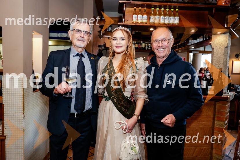  Dušan Gerlovič, predsednik UAT;  Sandra Kumer, 6.vinska kraljica Jeruzalemsko ormoških goric;  Anton  Pivk, predsednik ŠK društva AAB SlovenijaRez vinske trte akademika dr. Antona Trstenjaka