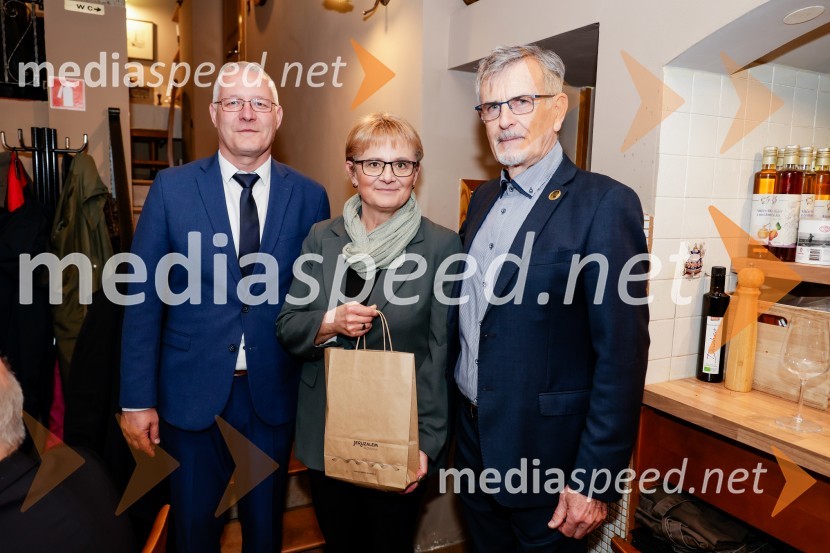 prof. dr. Andreja Žgajnar Gotvajn, dekanja Fakultete za kemijo in kemijsko tehnologijo;  Toni   Jelovica , župan Središča ob Dravi;  Dušan Gerlovič, predsednik UATRez vinske trte akademika dr. Antona Trstenjaka