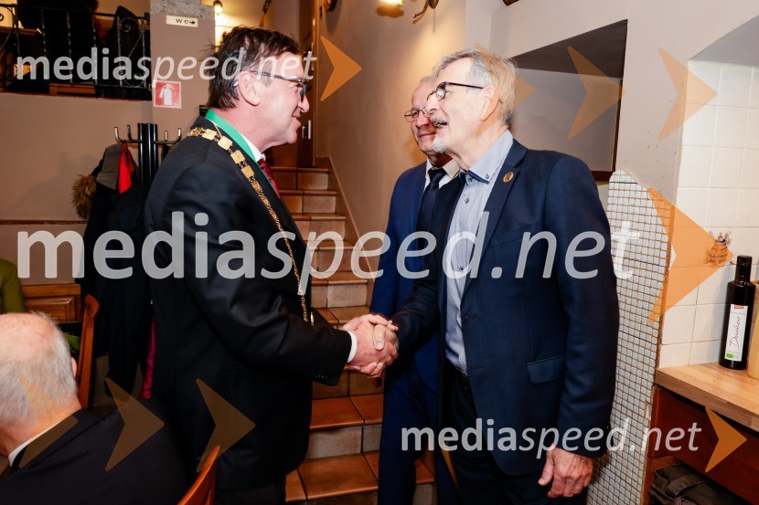  Matjaž  Kiler, vinski konzul;  Dušan Gerlovič, predsednik UATRez vinske trte akademika dr. Antona Trstenjaka