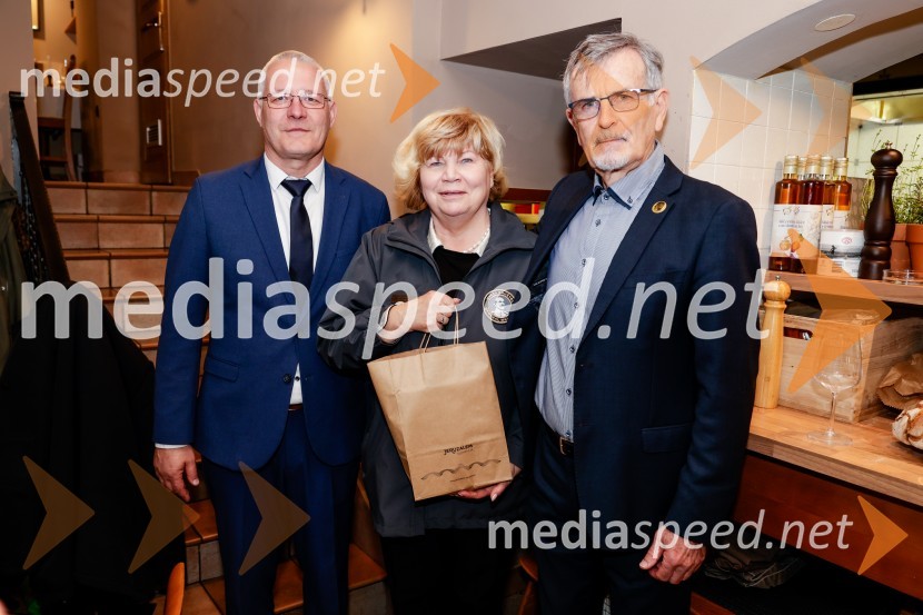  Toni   Jelovica , župan Središča ob Dravi; mag. Lučka  Lazarev Šerbec,  ravnateljica OŠ Borcev za severno mejo;  Dušan Gerlovič, predsednik UATRez vinske trte akademika dr. Antona Trstenjaka