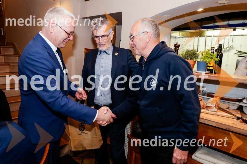  Toni   Jelovica , župan Središča ob Dravi;  Dušan Gerlovič, predsednik UAT;  Anton  Pivk, predsednik ŠK društva AAB SlovenijaRez vinske trte akademika dr. Antona Trstenjaka