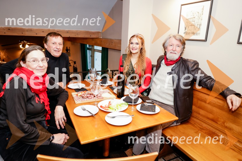  ... ;  Črtomir Remec, direktor Stanovanjskega sklada;  ... ;  Klemen Dvornik, filmski in televizijski režiser ter predsednik NS DSRRez vinske trte akademika dr. Antona Trstenjaka