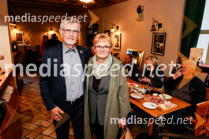  Dušan Gerlovič, predsednik UAT; prof. dr. Andreja Žgajnar Gotvajn, dekanja Fakultete za kemijo in kemijsko tehnologijo;  ... Rez vinske trte akademika dr. Antona Trstenjaka