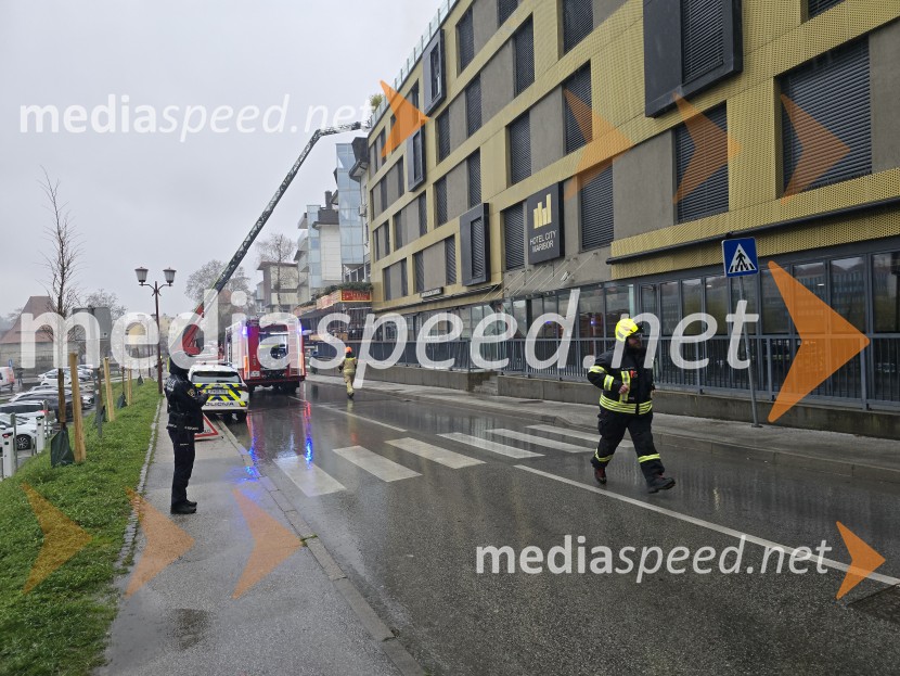 Požar na Loški cesti v Mariboru