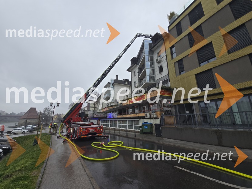 Požar na Loški cesti v Mariboru