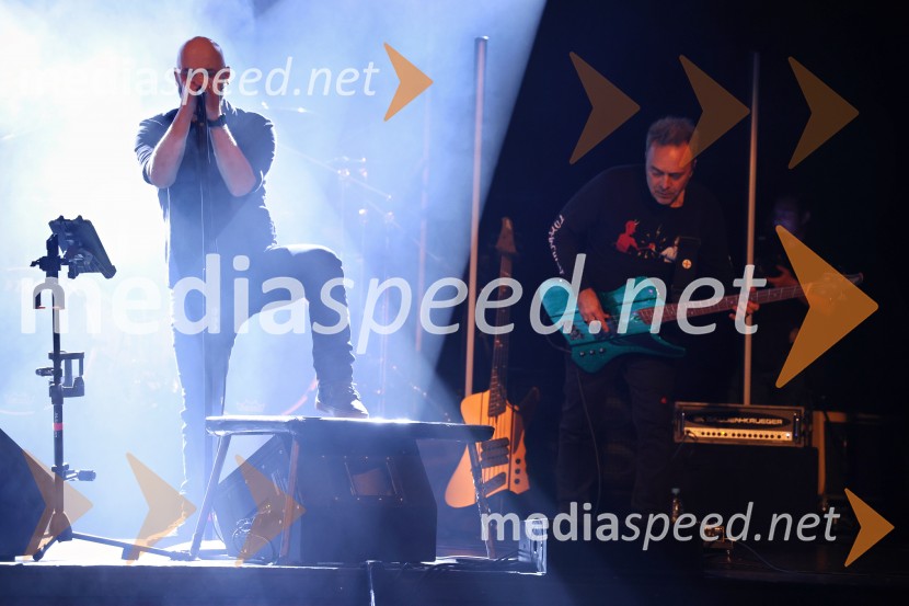  Gregor Jančič, pevec skupine Happy Ol´McWeasel;  Jani Hace, glasbenik, SiddhartaSokijev dobrodelni masterclass