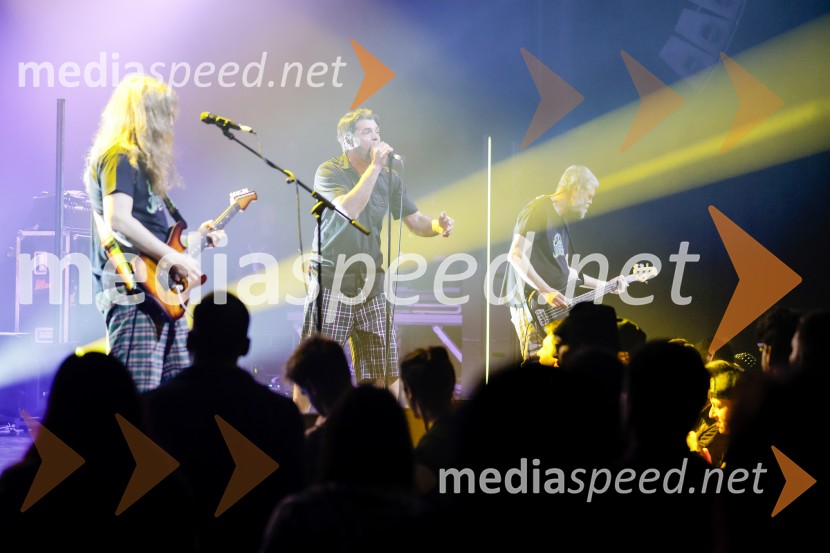  Marty  Favento, kitara, skupina Elvis Jackson;  David  Kovšca – Buda, pevec skupine Elvis Jackson;  Erik Makuc-Slavc, bas kitara, skupina Elvis JacksonPredstavitev novega albuma zasedbe Elvis Jackson