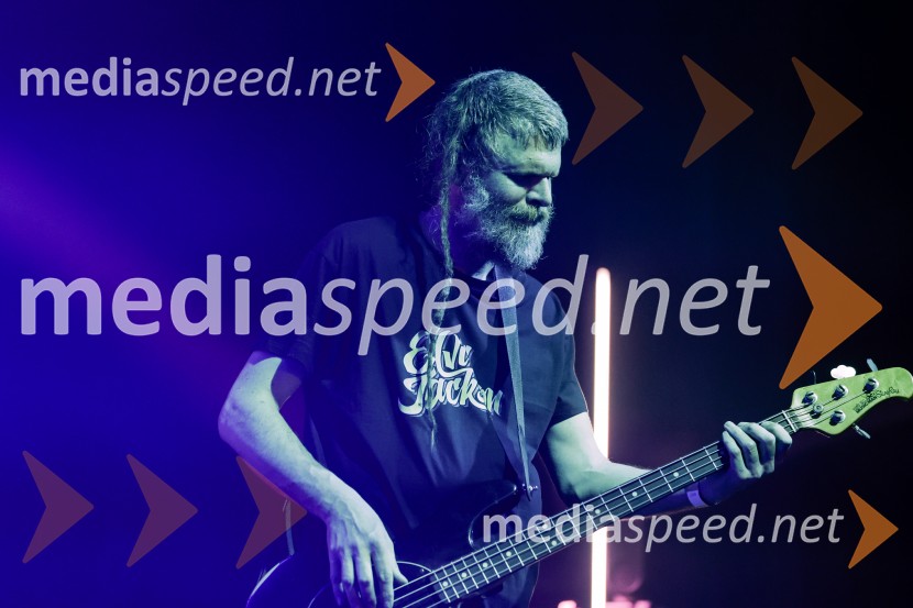  Erik Makuc-Slavc, bas kitara, skupina Elvis JacksonPredstavitev novega albuma zasedbe Elvis Jackson