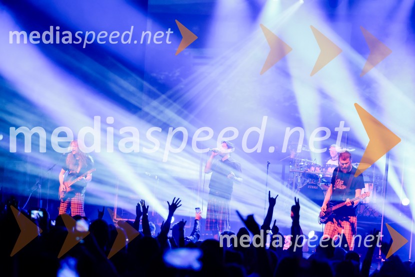  Marty  Favento, kitara, skupina Elvis Jackson;  David  Kovšca – Buda, pevec skupine Elvis Jackson;  Marko Soršak-Soki, bobnar, skupina Elvis Jackson;  Erik Makuc-Slavc, bas kitara, skupina Elvis JacksonPredstavitev novega albuma zasedbe Elvis Jackson