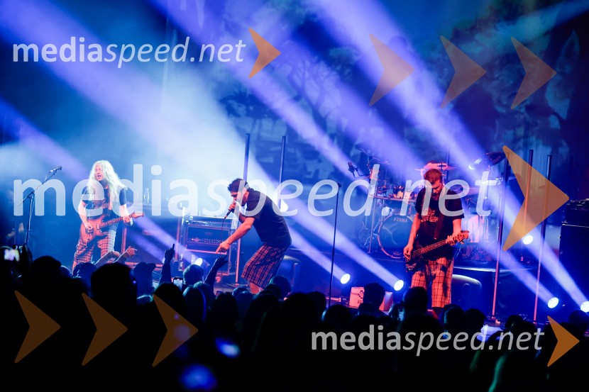  Marty  Favento, kitara, skupina Elvis Jackson;  David  Kovšca – Buda, pevec skupine Elvis Jackson;  Erik Makuc-Slavc, bas kitara, skupina Elvis JacksonPredstavitev novega albuma zasedbe Elvis Jackson