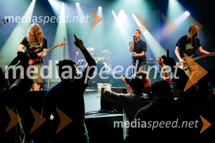  Marty  Favento, kitara, skupina Elvis Jackson;  David  Kovšca – Buda, pevec skupine Elvis Jackson;  Erik Makuc-Slavc, bas kitara, skupina Elvis JacksonPredstavitev novega albuma zasedbe Elvis Jackson