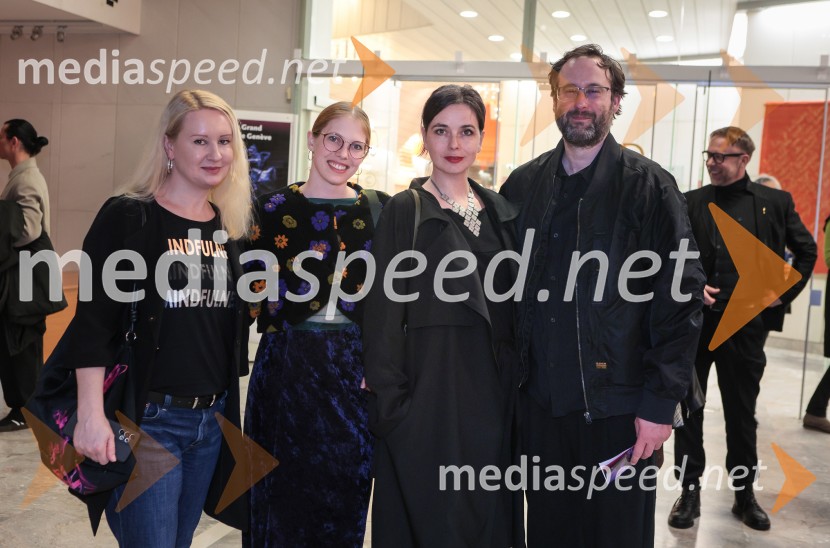  Tina Šrot, novinarka Uredništva oddaj o kulturi na TV SLO;  ... ;  Ana Pandur, koreografinja;  Matej Bonin, skladateljBaletna mojstrovina UKIYO-E na odru Cankarjevega doma