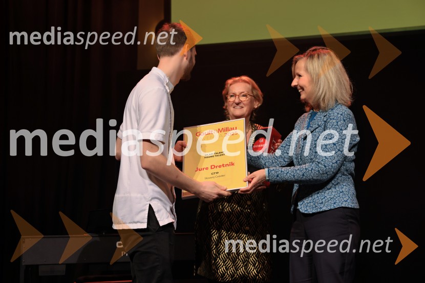  Jure  Dretnik;  Mira Šemić, direktorica, Gault&Millau Slovenija;  ... GAULT&MILLAU podelil nagrade za leto 2025