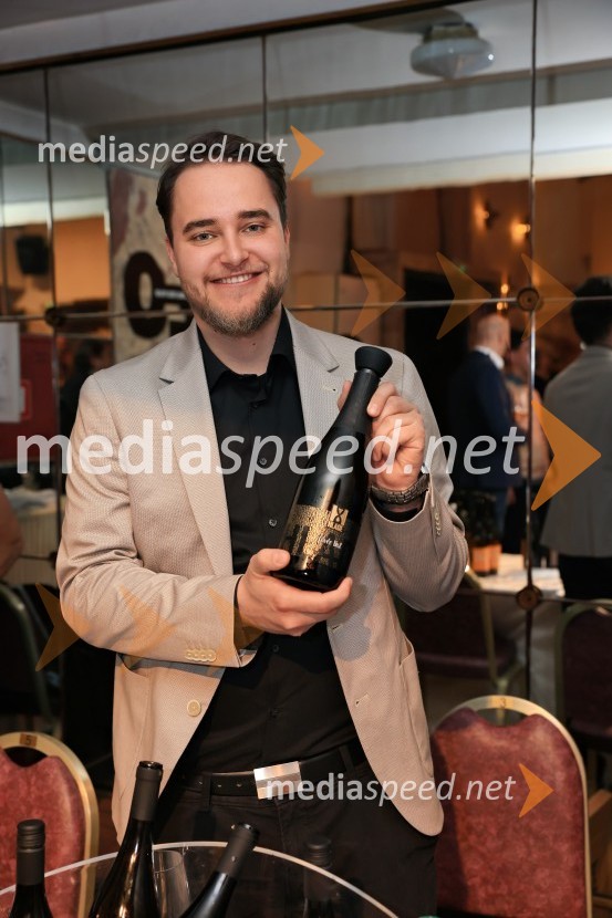 GAULT&MILLAU podelil nagrade za leto 2025