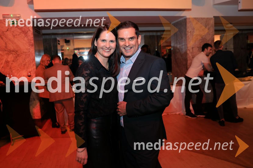  Nina Bratovž, sommelierka JB restavracija;  Matej Valenčič, ustanovitelj in direktor, Luxury SloveniaGAULT&MILLAU podelil nagrade za leto 2025